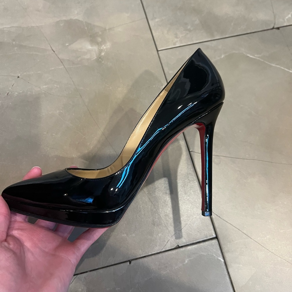 Authentic Christian Louboutin Black Patent Pigalle Plato Heels size 9